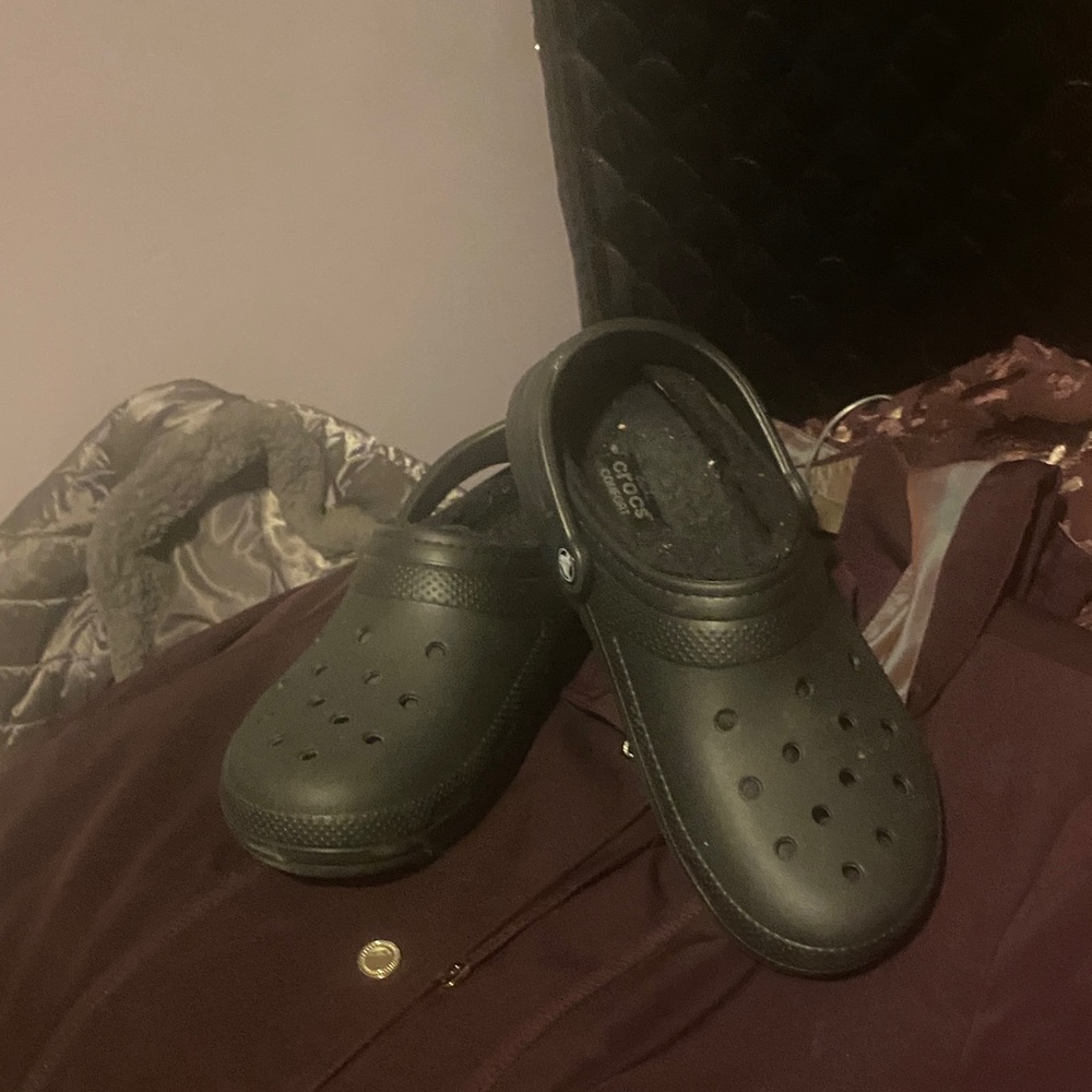 CROCS Classic Black Clogs